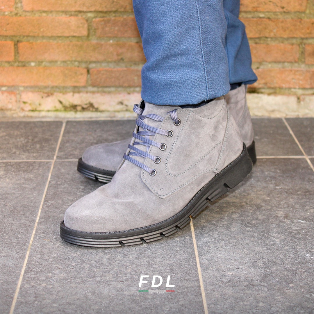 Botines Cesare de Ante Color Gris