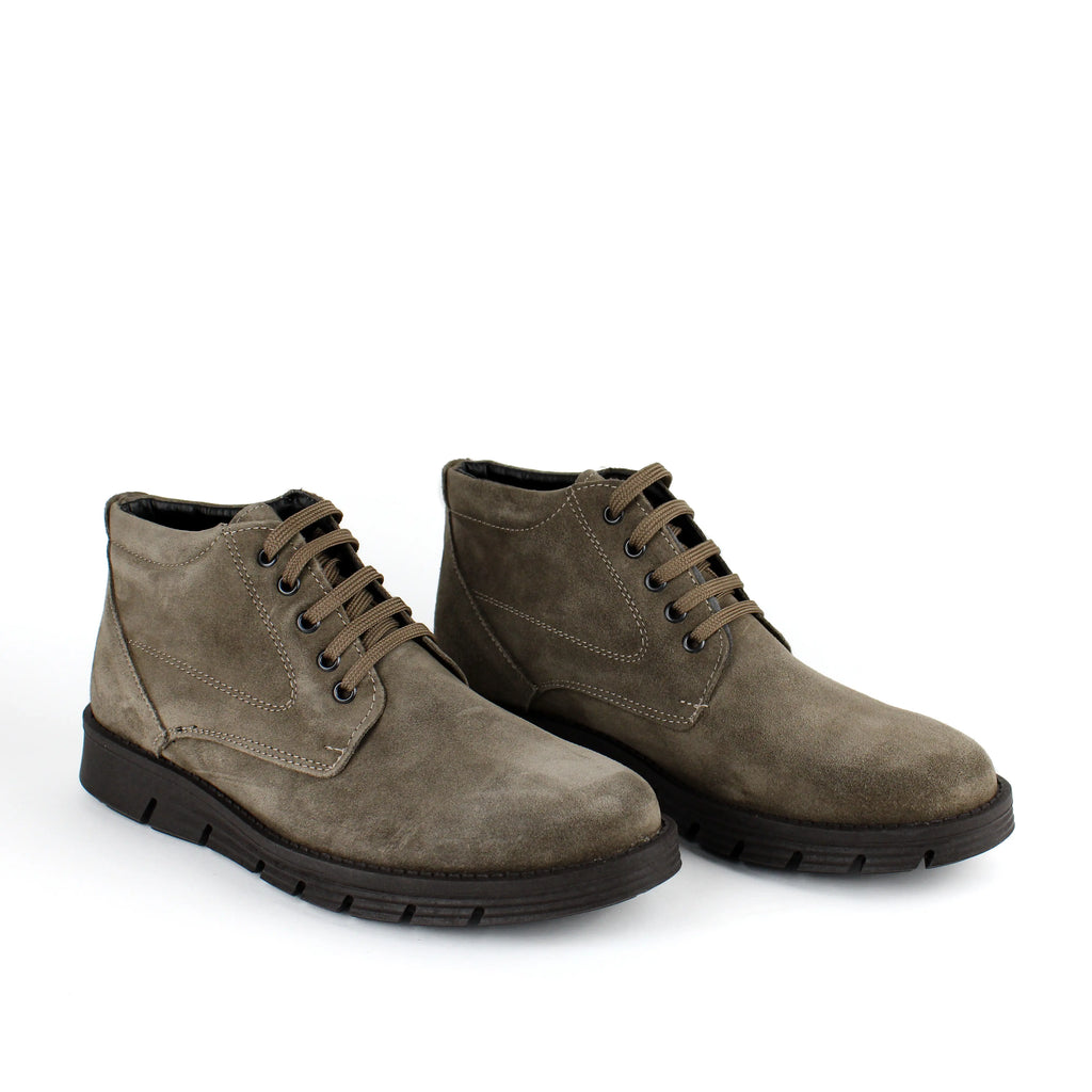 Botines Cesare de Ante Color Taupe